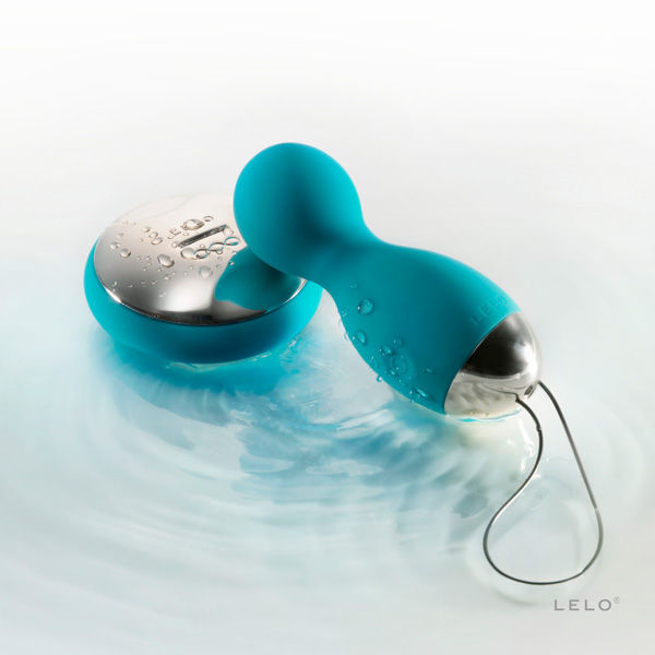 LELO - BADGE, BLUE HULA BALL