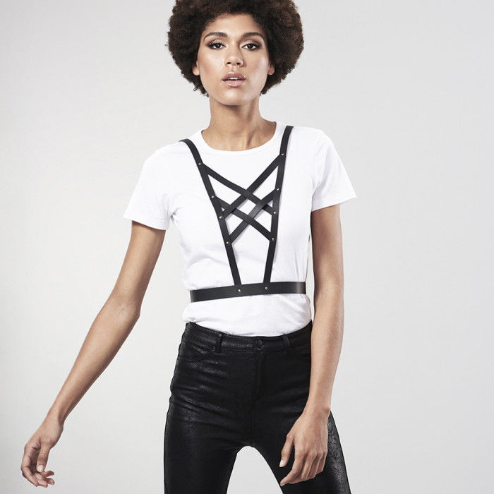 BIJOUX - INDISCRETS MAZE CROSSED HARNESS WITH CUTOUT BLACK